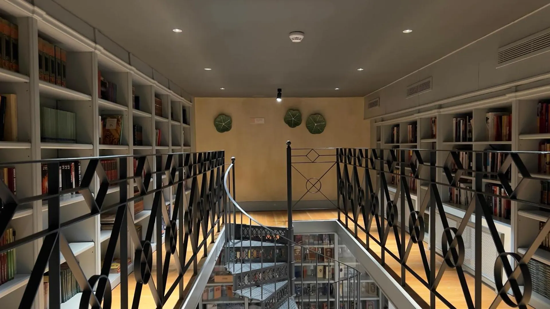 Joya Del Casco Boutique Hotel By Shiadu Sevilla Spanyolország